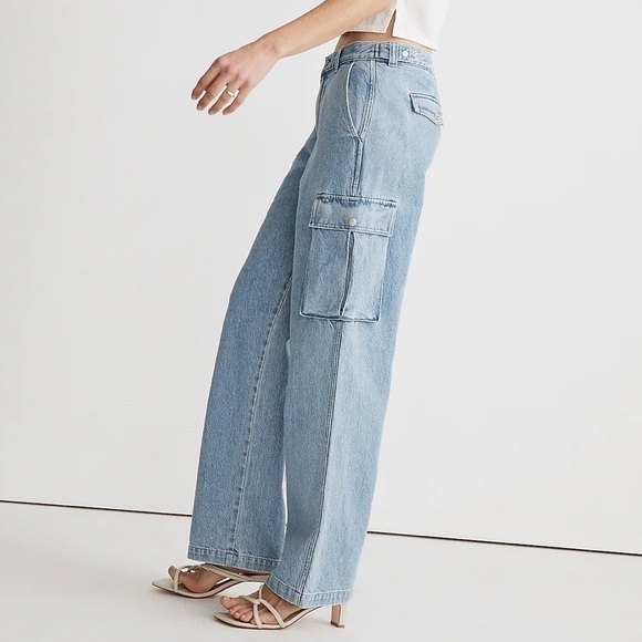 Madewell Low-Slung Straight Cargo Jeans in Coleman Wash - Picture 3 of 7